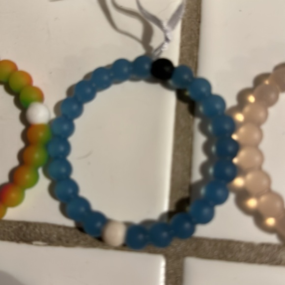 4 Lokai Brackets Authentic Various colors Great condition - Picture 4 of 5